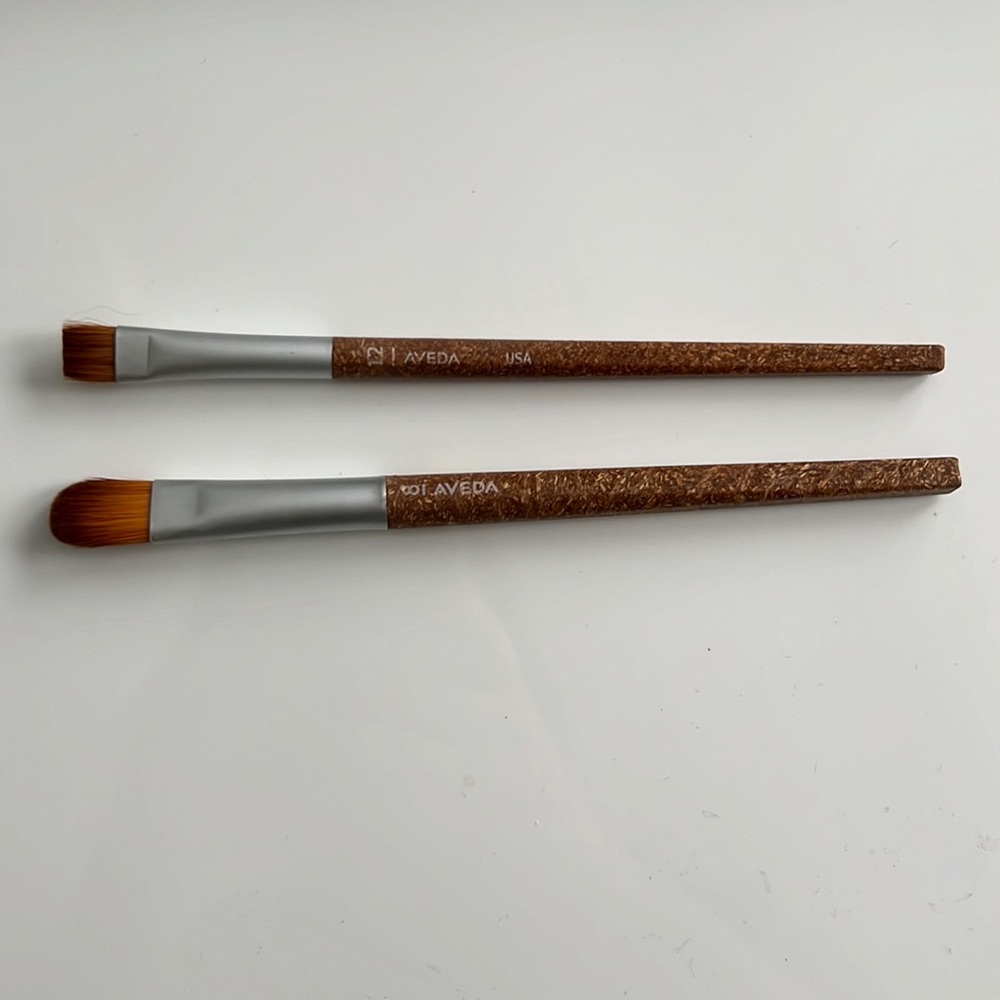AVEDA Flax brushes